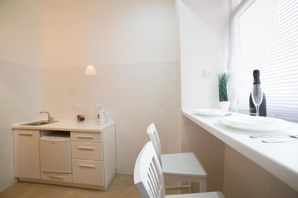 Apartment On Filatova 10/1 Лвив Екстериор снимка